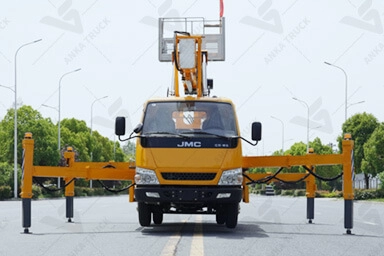 Double section hydraulic outrigger