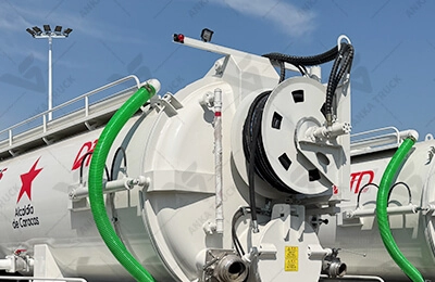 High pressure pipe reel