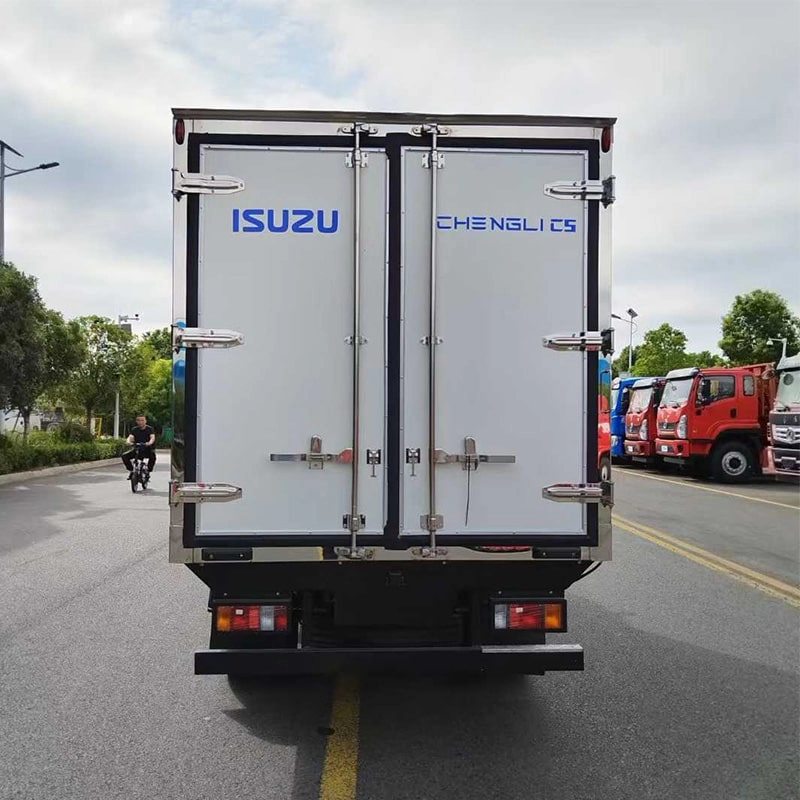 Isuzu Seafood Delviery Freezer Box Truck