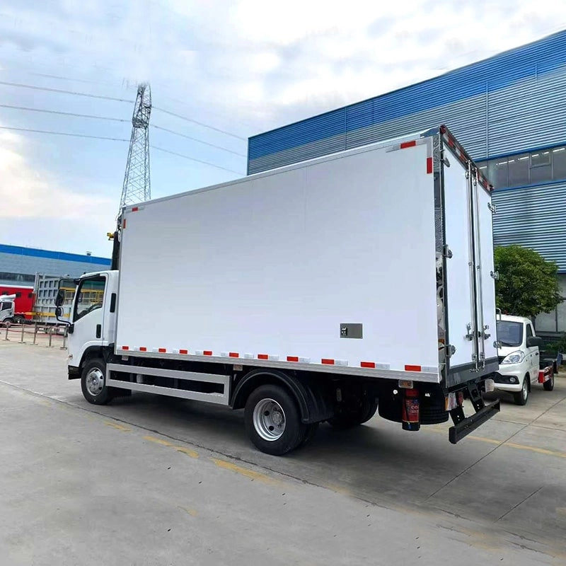 Isuzu 8 Ton Freezer Truck 