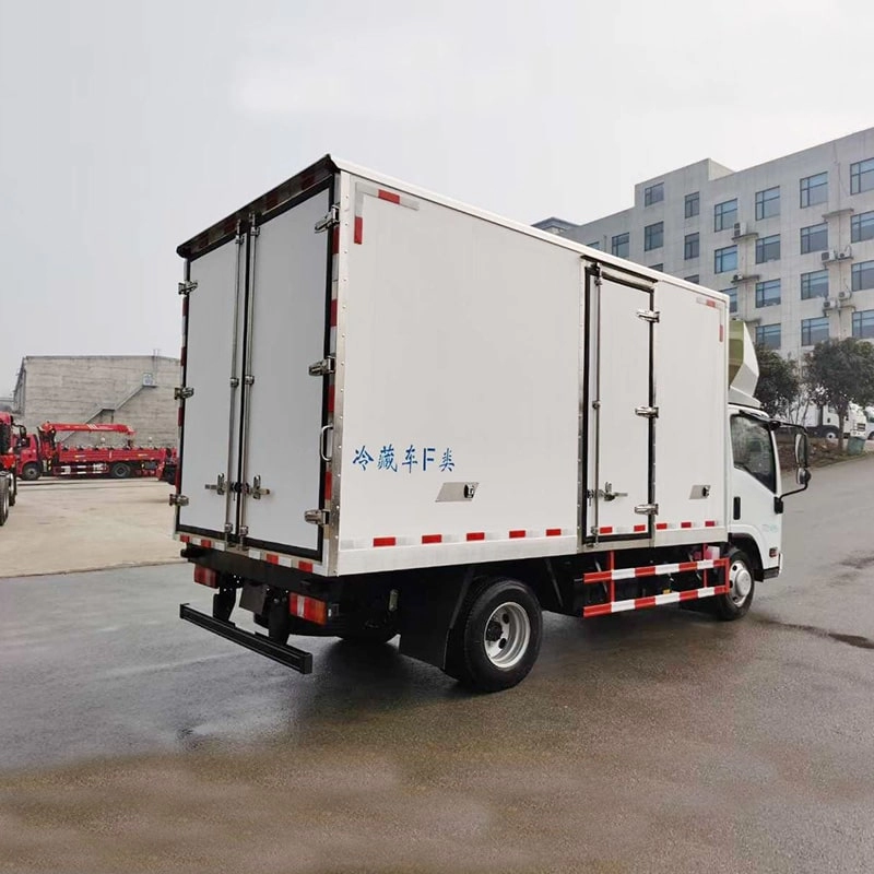 Isuzu 6 Ton Refrigerator Truck 