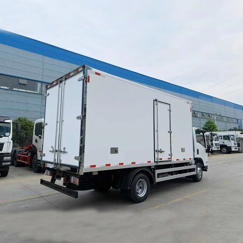 Isuzu 8 Ton Refrigerated Truck 