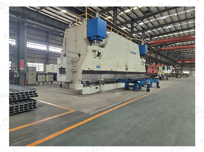 Isuzu Dump Truck Body Board Cutting 