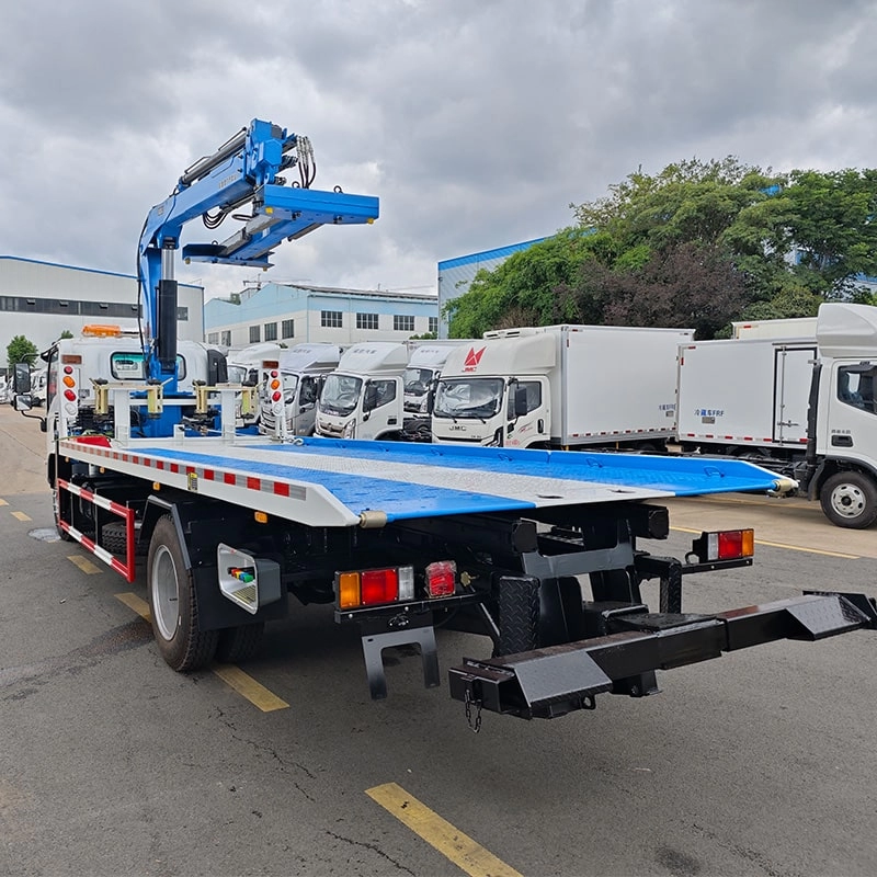 Isuzu 6 Ton Wrecker Truck with Crane