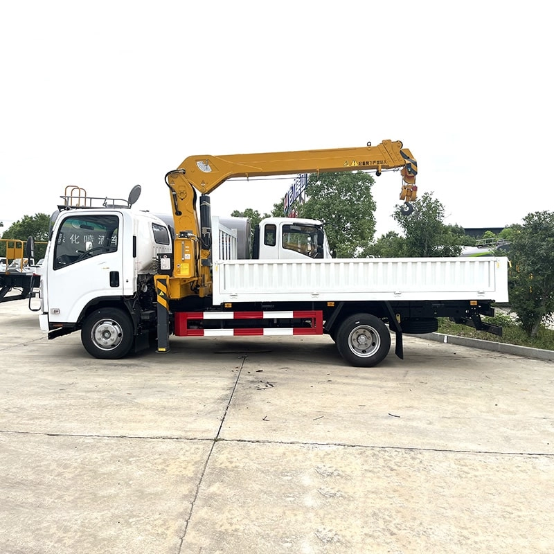 Isuzu KV100 5 Ton Boom Crane Truck 