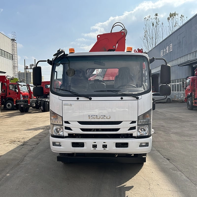 Isuzu 5 Ton Foling Crane Truck Front View