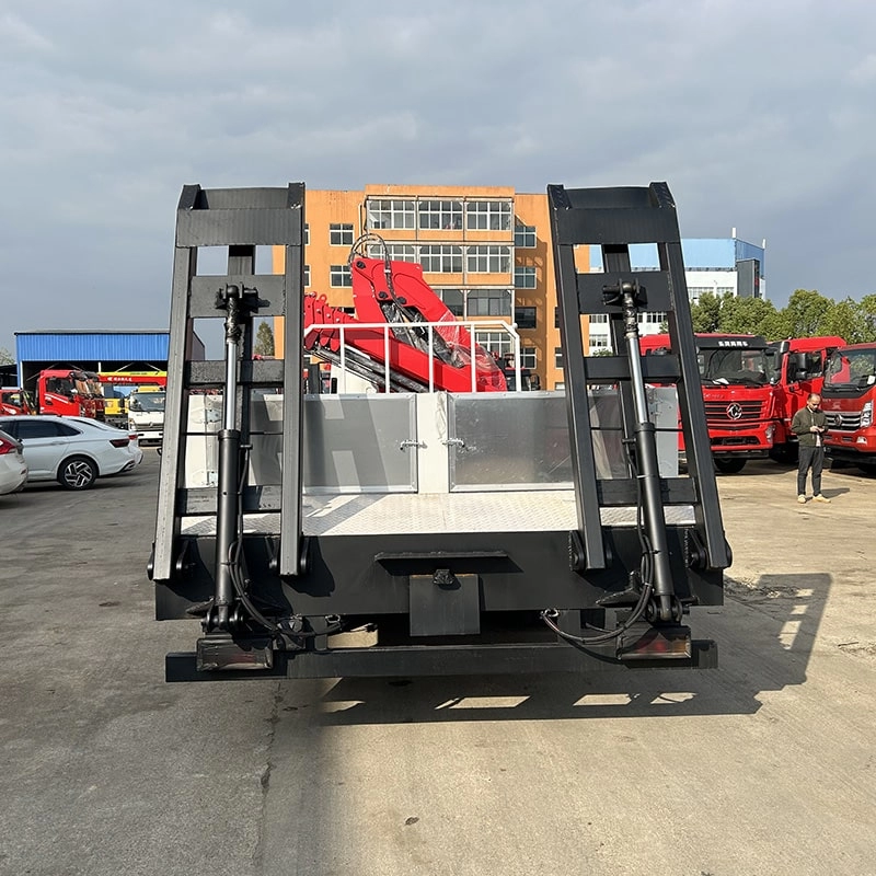 Isuzu 5 Ton Folding Crane Truck Back View