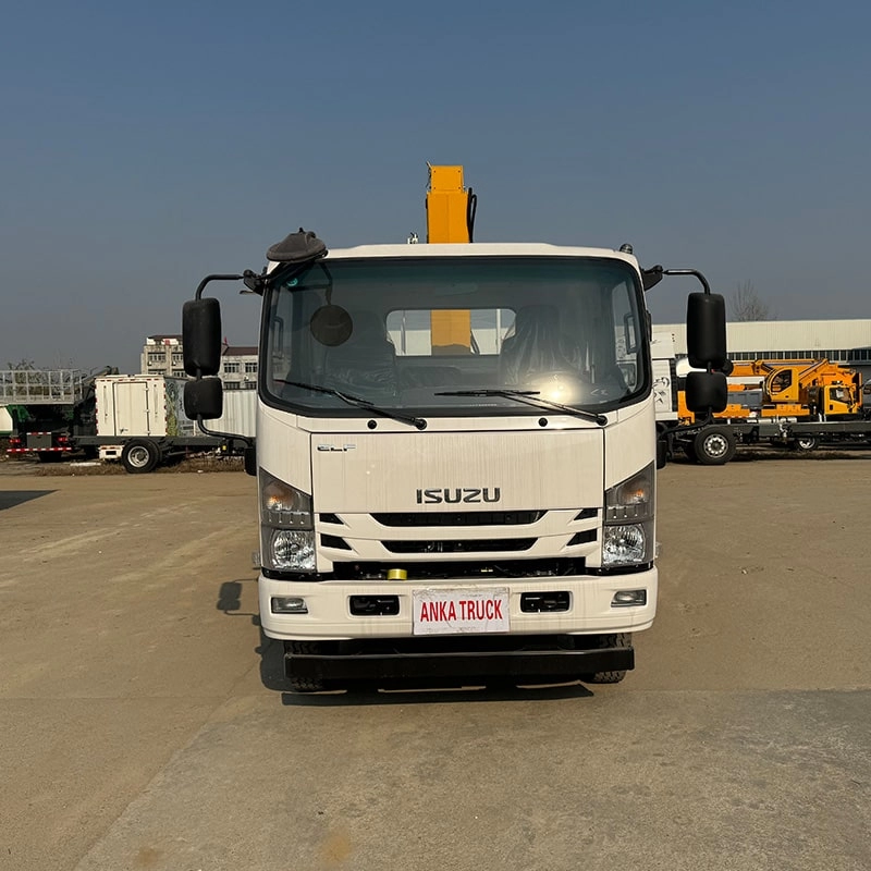 Isuzu 5 Ton Telescopic Crane Truck 