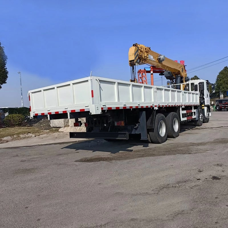 Isuzu 28 Ton Boom Crane Truck 