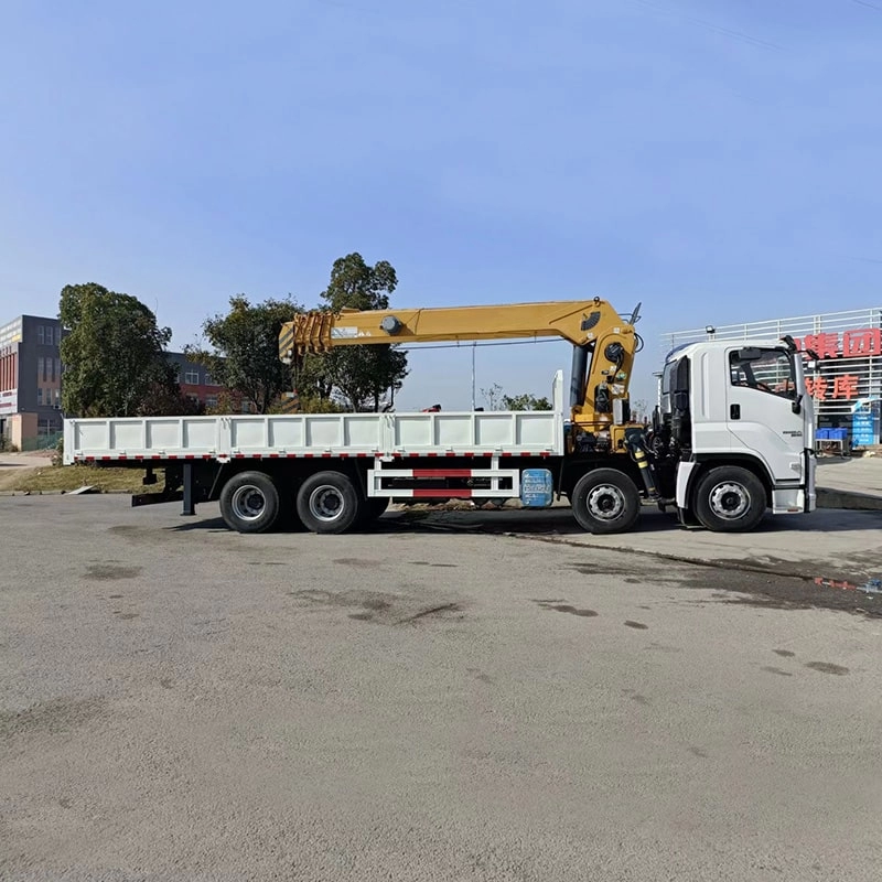 Isuzu 28 Ton Boom Crane Truck 