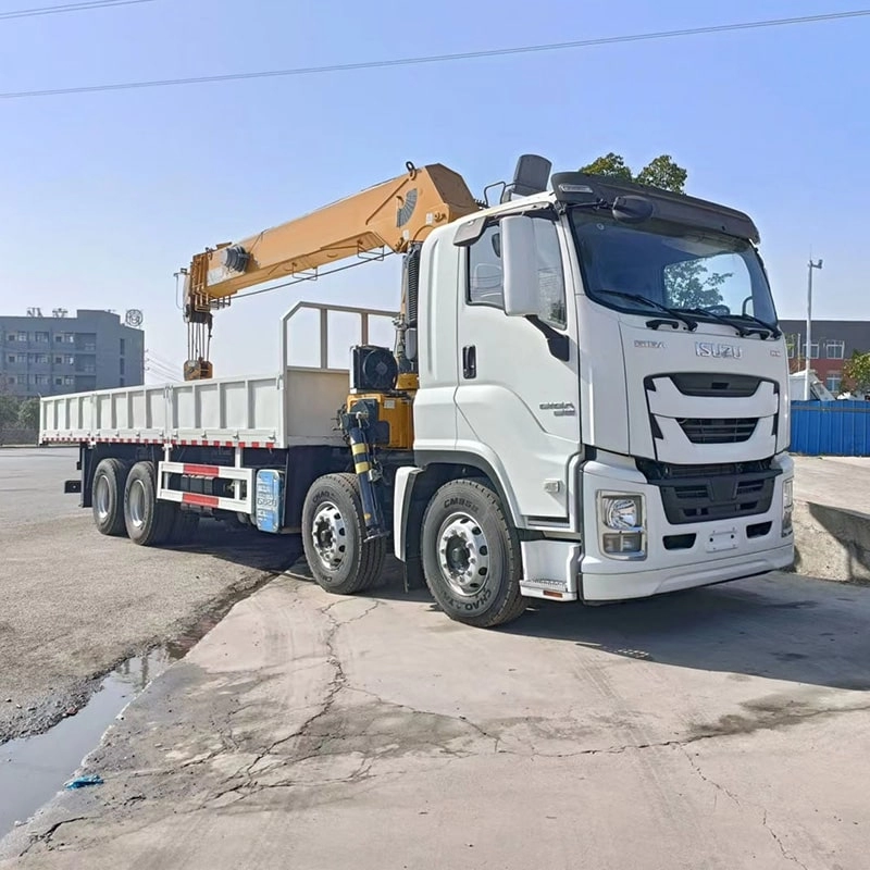 Isuzu 28 Ton Boom Crane Truck 