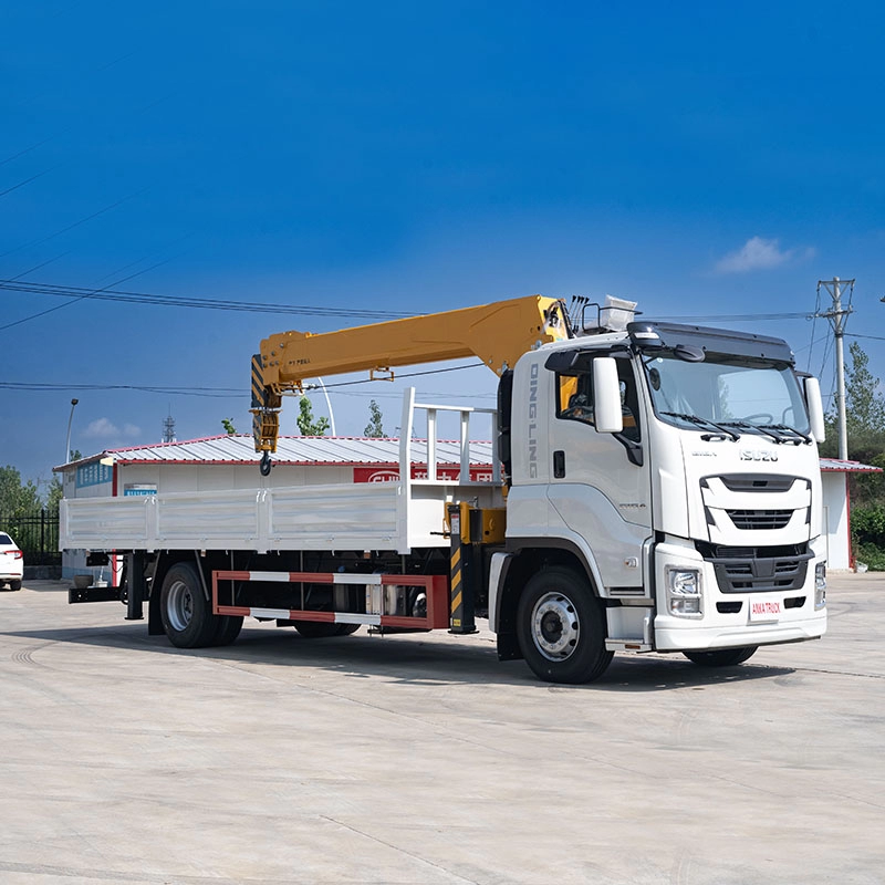 Isuzu 5 Ton Telescopic Boom Crane Truck
