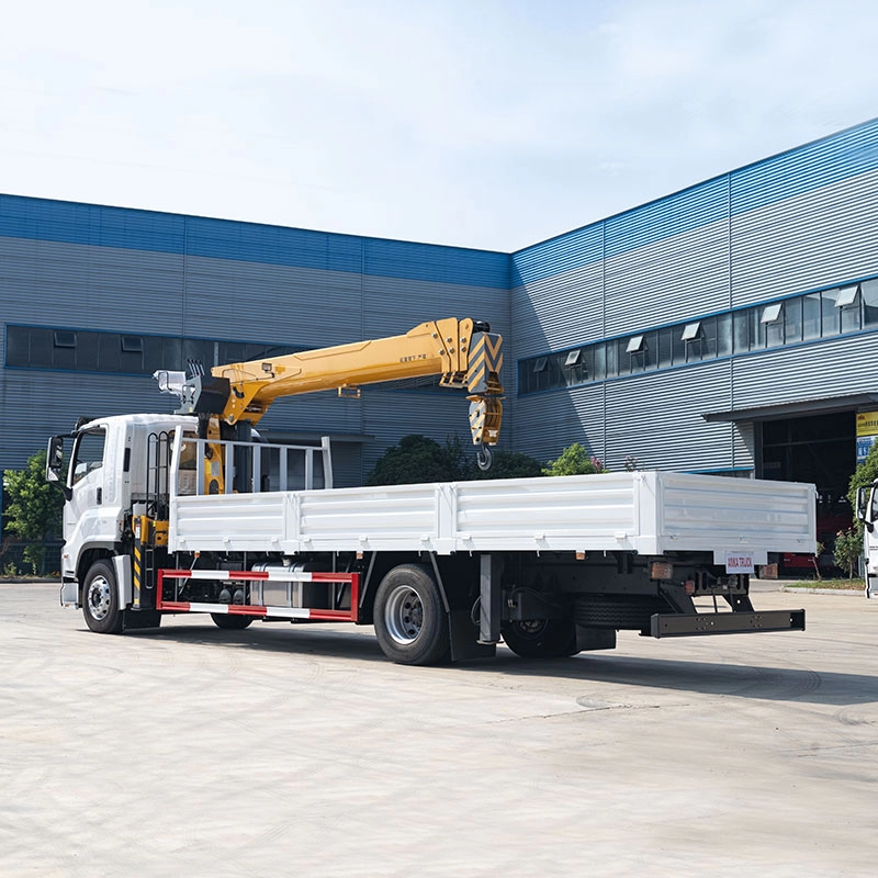 Isuzu 5 Ton Telescopic Boom Crane Truck