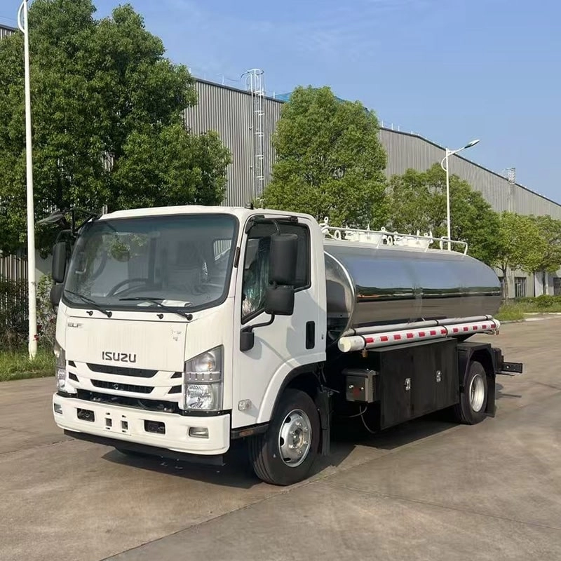 Isuzu Bulk Fresh Milk Hauling Truck