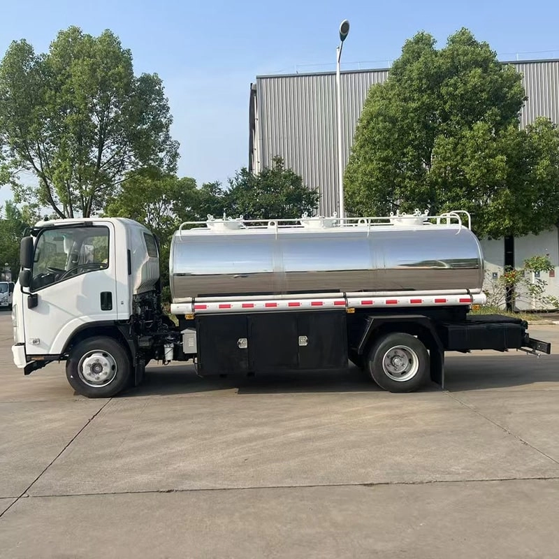 Isuzu Staniless Steel Milk Hauling Truck 