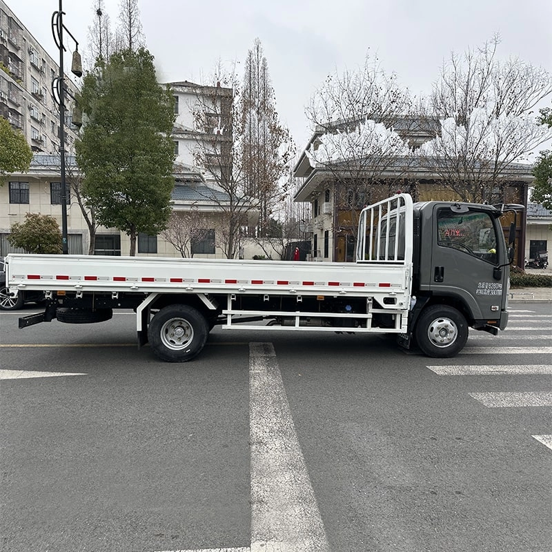 Isuzu KV600 5 Ton Goods Delivery Truck
