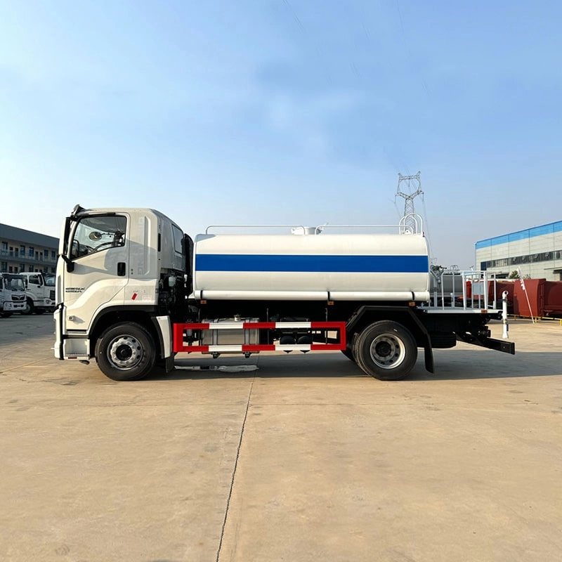 Isuzu Water Sprinkler Truck 