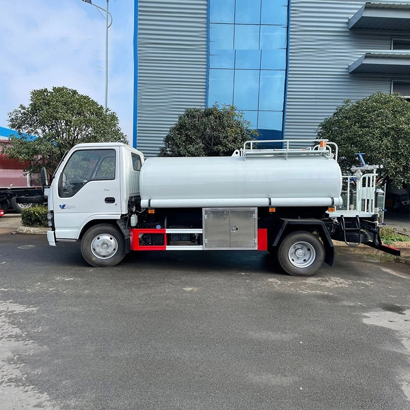 Isuzu Small Water Spray Truck Price