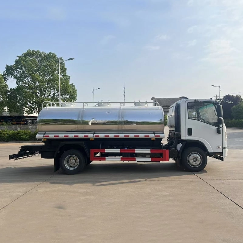 Isuzu Small Water Hauler Truck