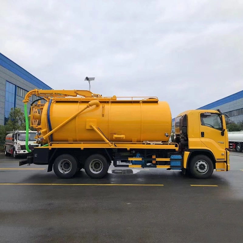 Isuzu Large Sewage Suction Tanker Truck