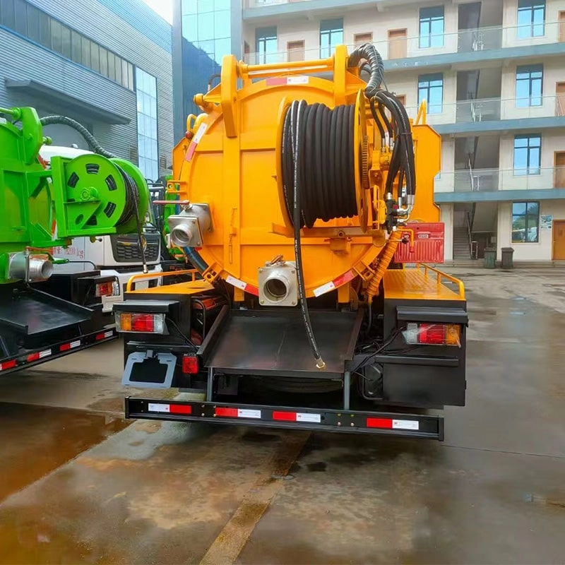 Isuzu Sewer Jetting Truck Back View