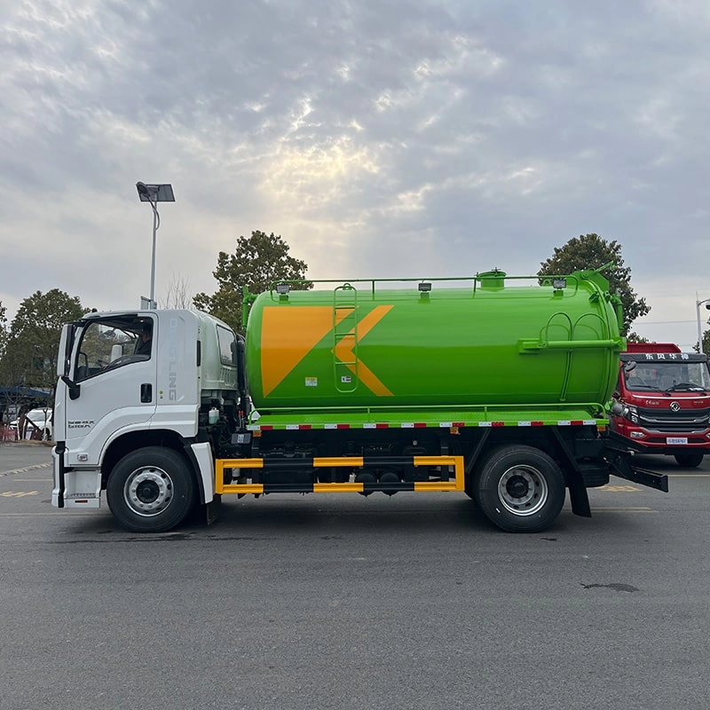 Isuzu Septic Suction Truck