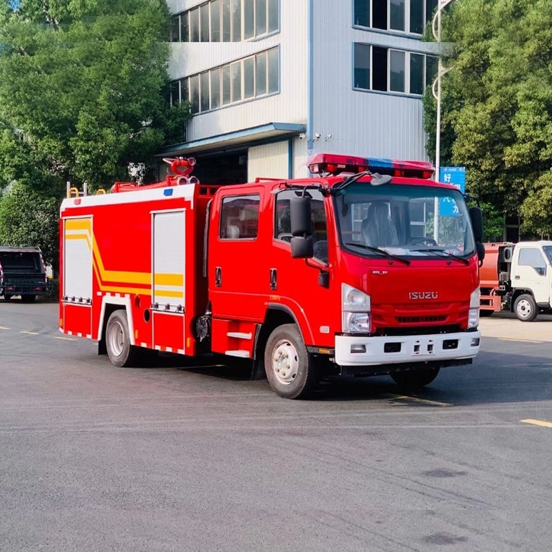 Isuzu Foam Fire Fighting Truck Front Side View