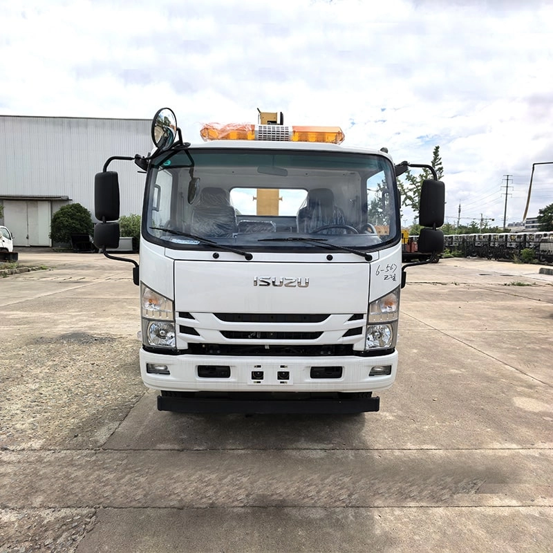 Isuzu Wrecker Truck with Crane and Bucket