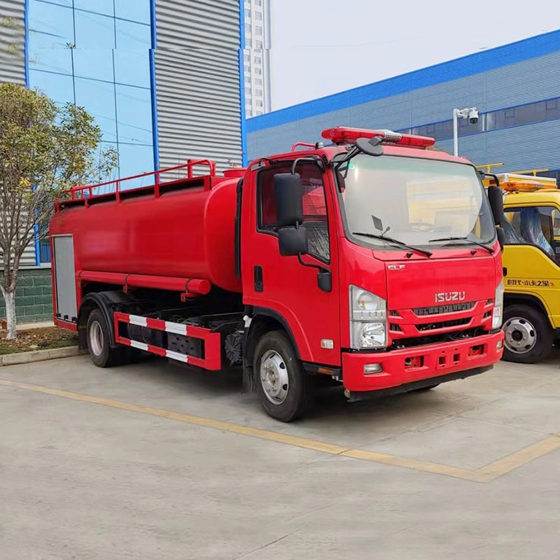Isuzu Water Tank Fire Fighting Truck Side View