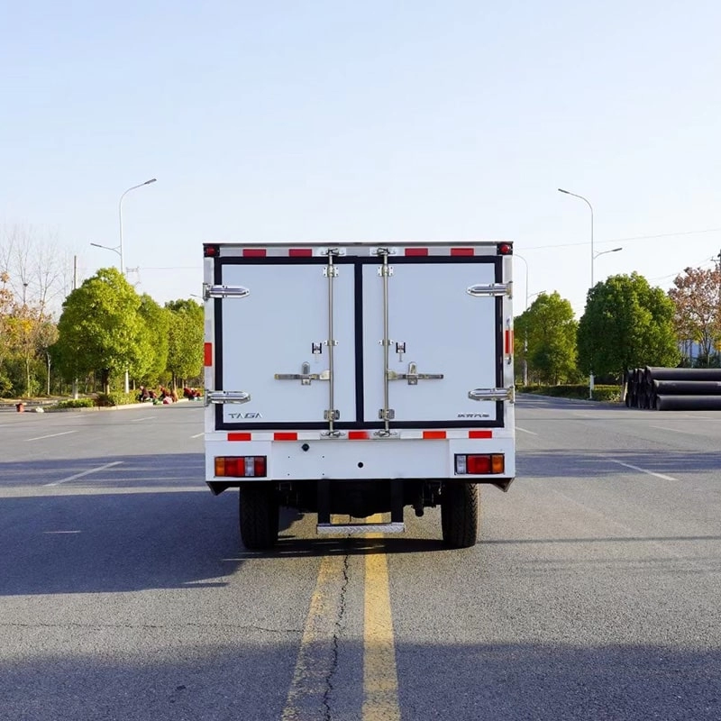 Isuzu Pickup Reefer Box Truck Back View