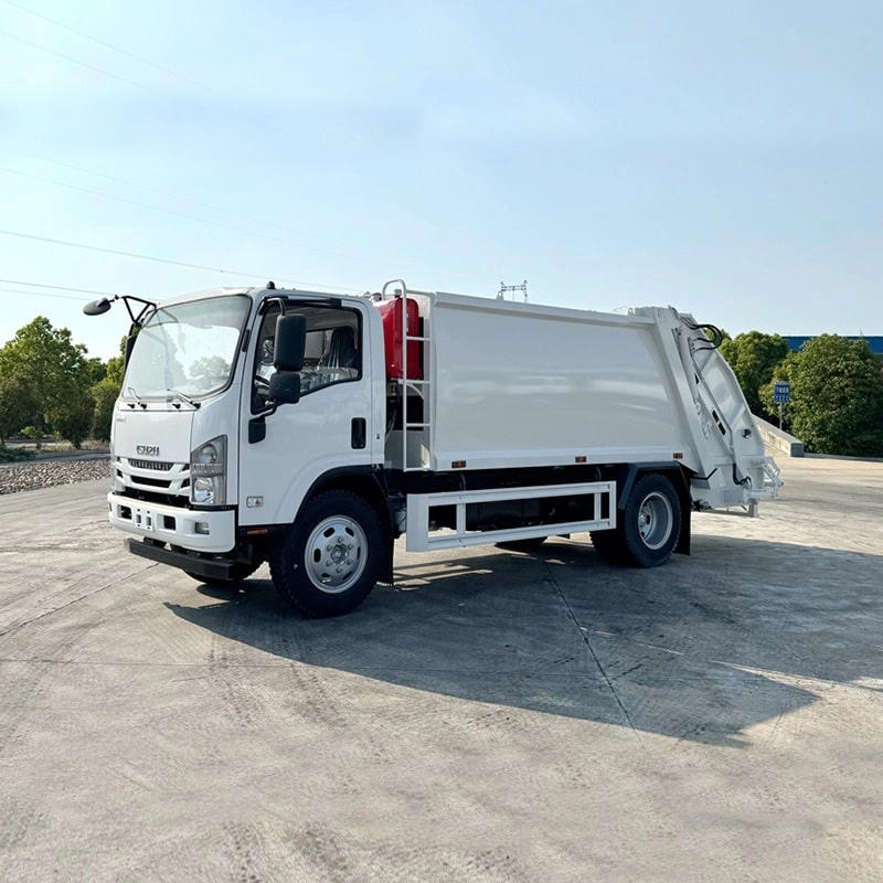 Isuzu Compressed Garbage Truck Side View