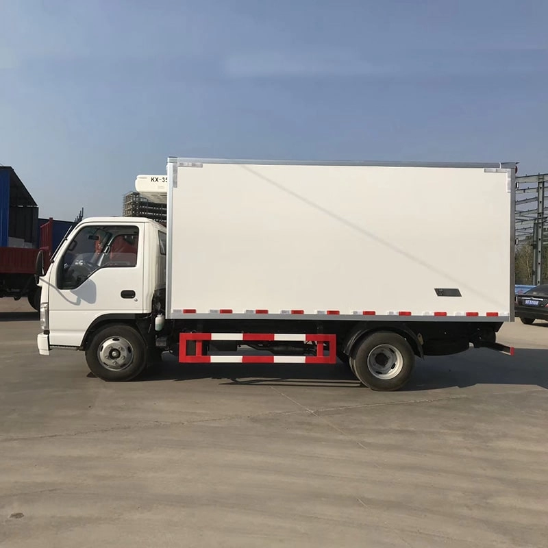 Isuzu Reefer Box Truck Side View 