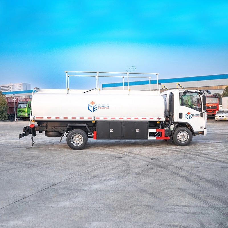Isuzu Refuel Tanker Truck Side View
