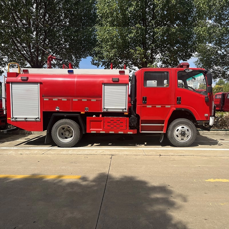 Isuzu All Wheel Drive Water Tank Fire Rescue Truck