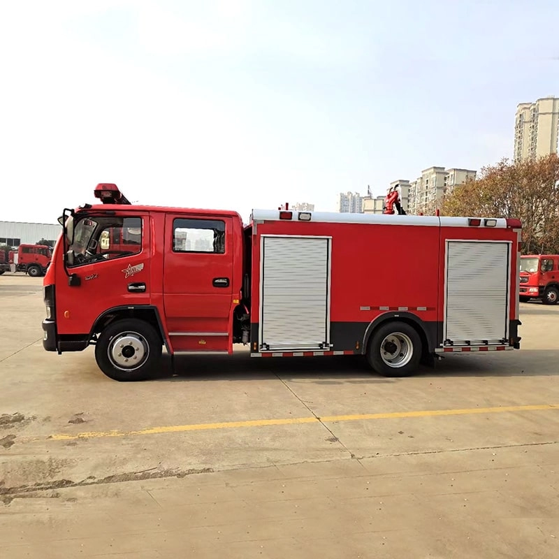Isuzu Small Fire Truck Side View