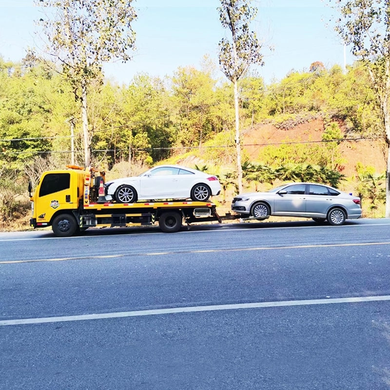 Isuzu Emergency Wrecker Tow Truck Side View