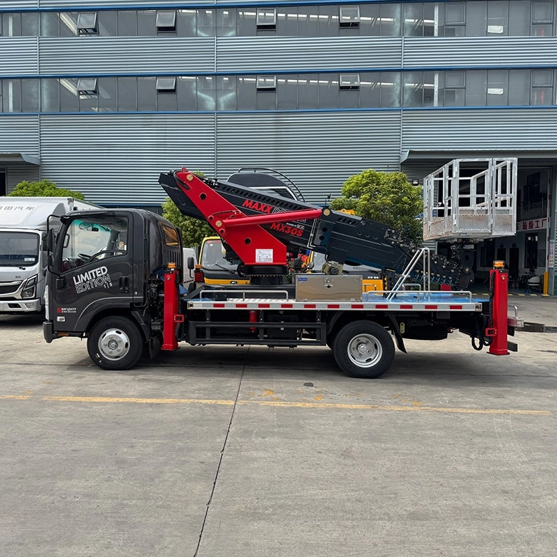 Isuzu Aerial Working Truck Sie View
