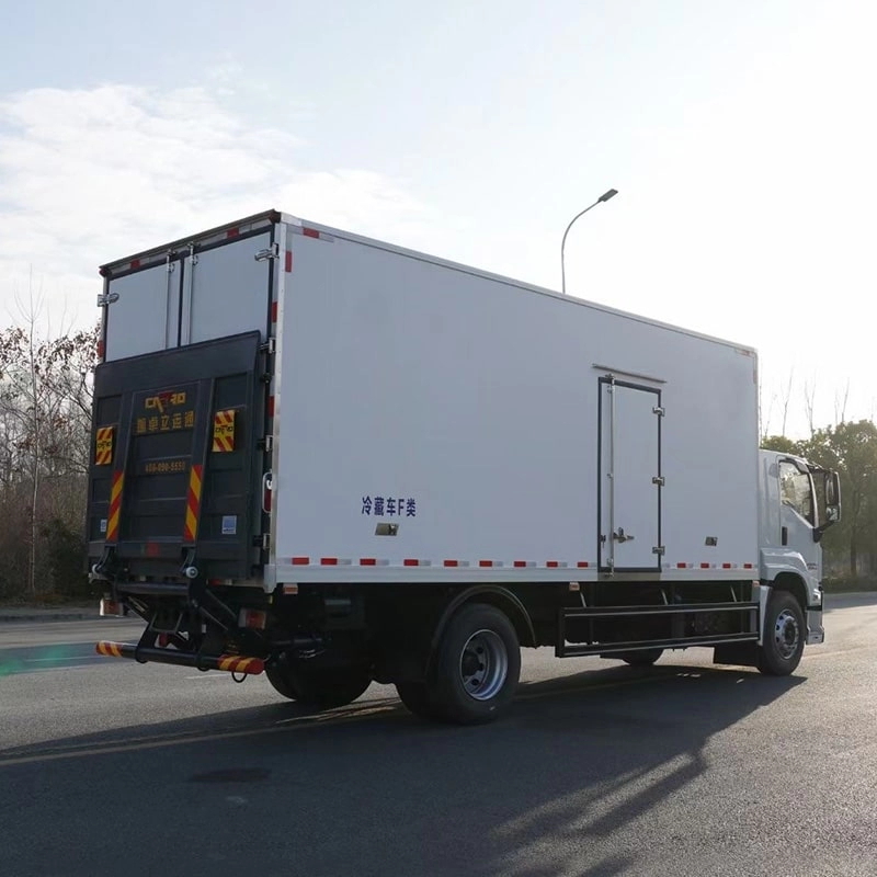 Isuzu Cooling Box Truck Back Side View