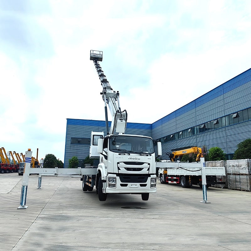 Isuzu Bucket Truck Front View