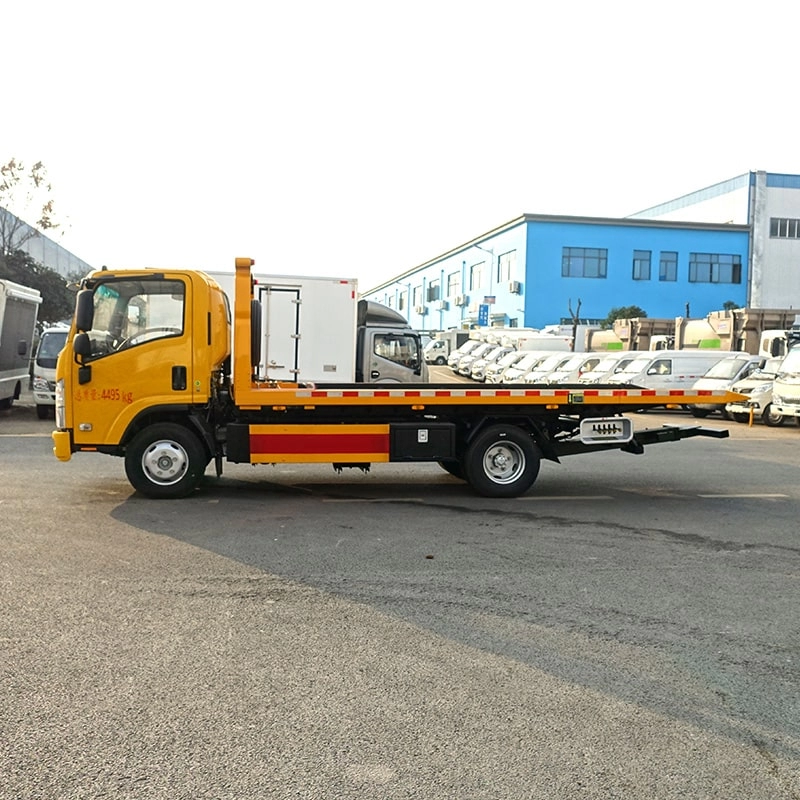 Isuzu Flatbed Road Wrecker Truck Side View