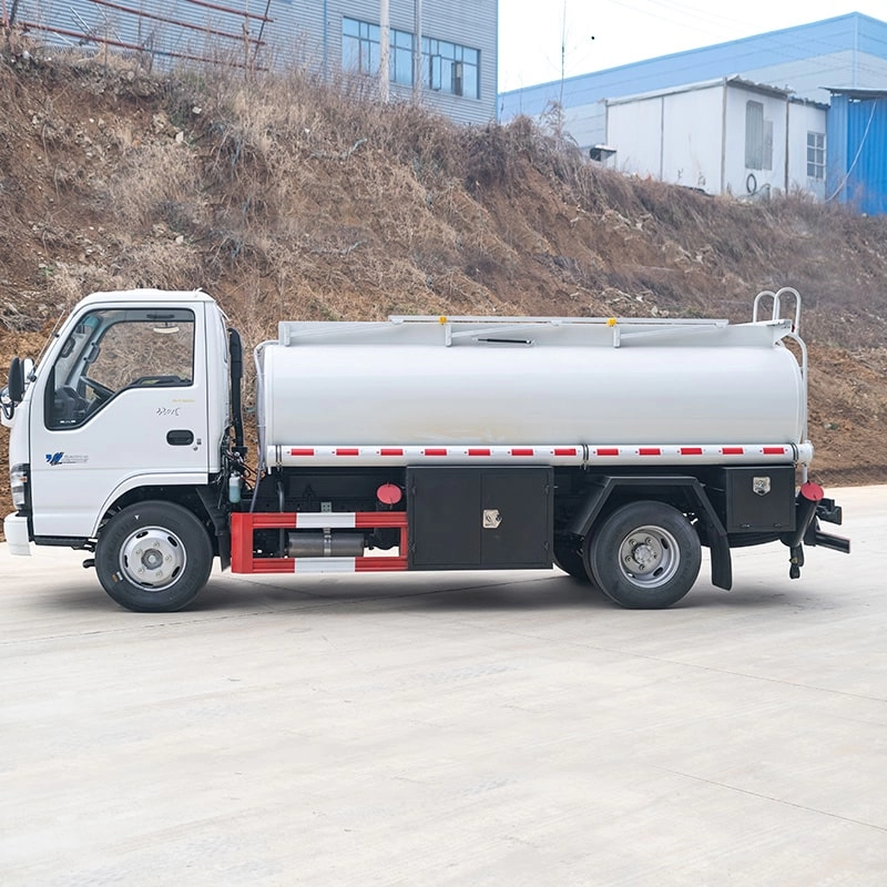 Isuzu Oil Delivery Tank Truck Side View
