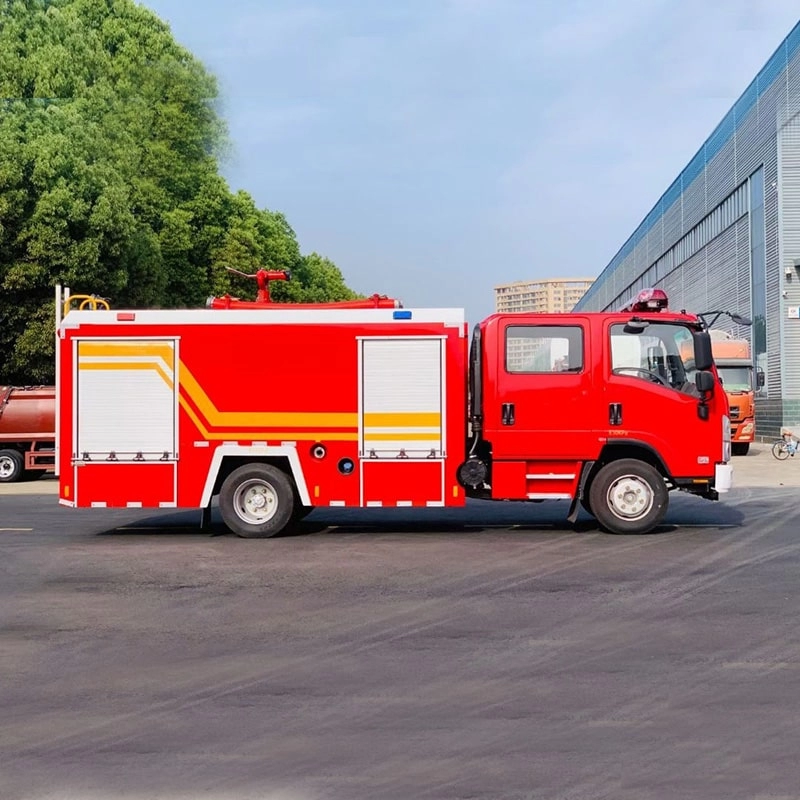 Isuzu Water Fighting Truck Side View