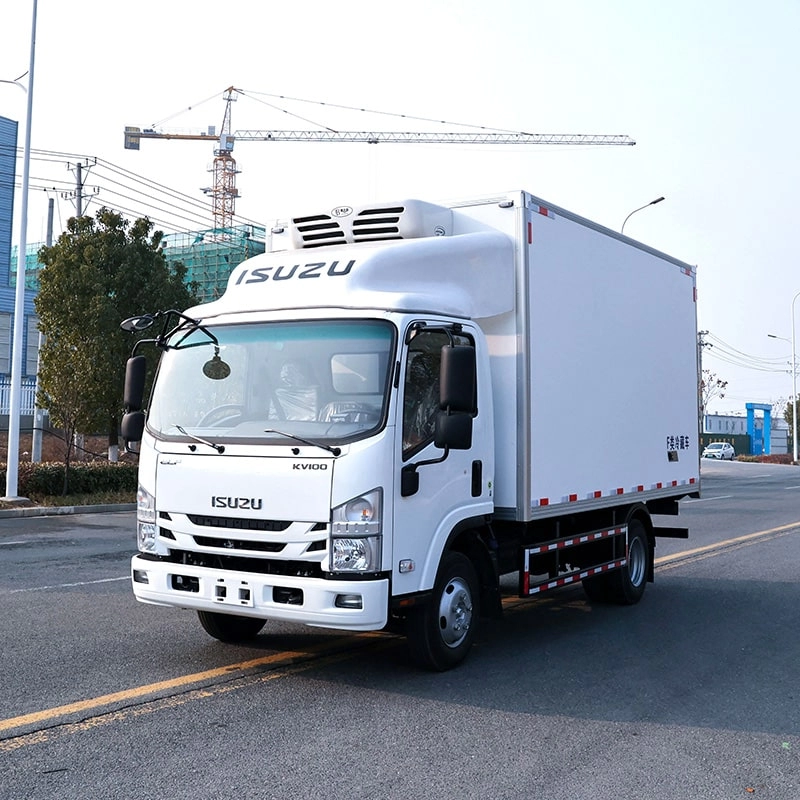 Isuzu Reefer Box truck Front View